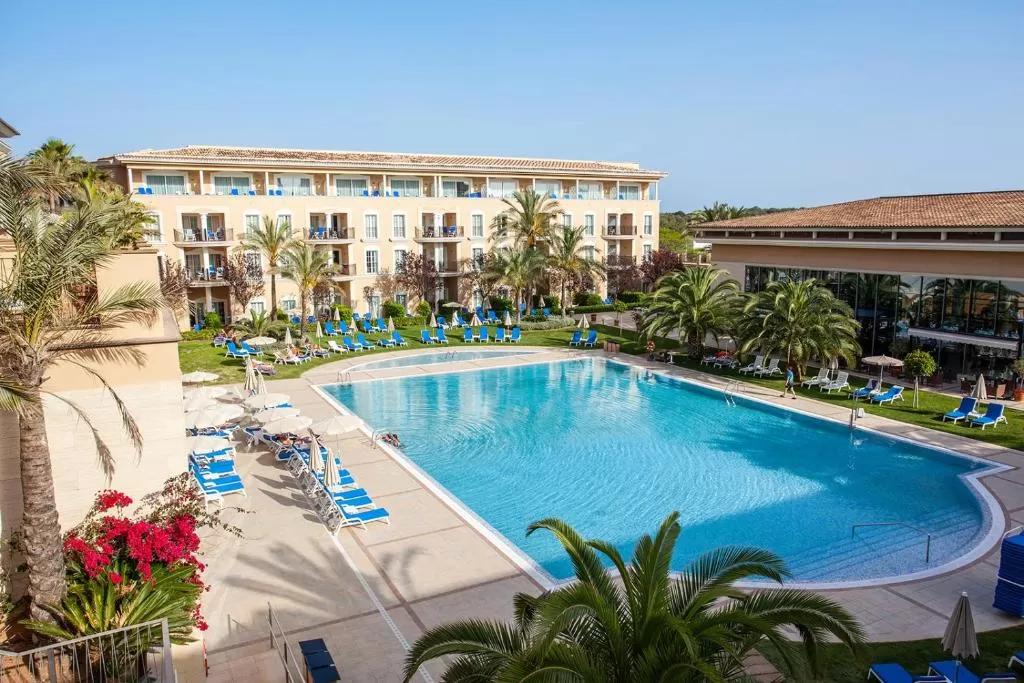 4 - Grupotel Playa de Palma Suites & Spa